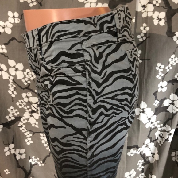 Jean Réversible Bleulab Taille 26/8 - Aspect Cuir Et Motif Tie Dye - Neuf Sans étiquettes
